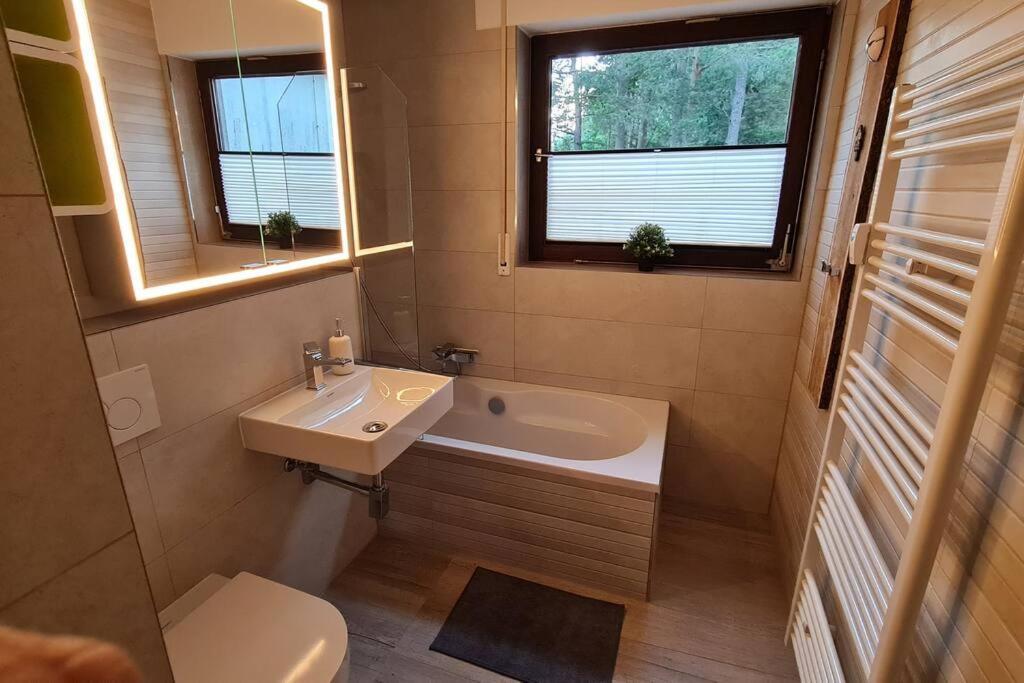 Pool, Sauna & Schwarzwald-Idylle Leilighet Unterkirnach Eksteriør bilde